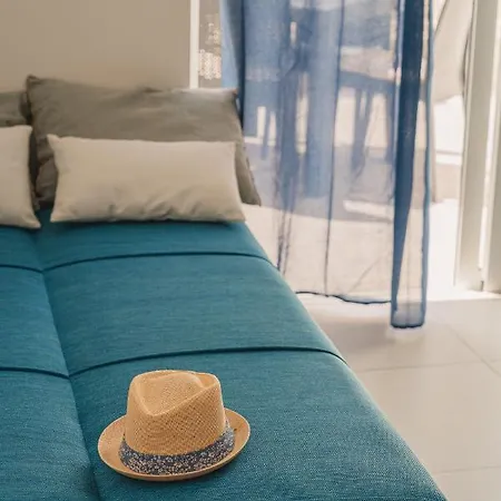 Charming 1bdr Near Sea! Great Location!