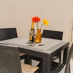 Charming & 1br Near Sea By Beyond Air! Great Location! *