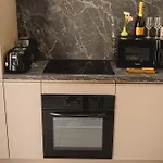 Charming & 1br Near Sea By Beyond Air! Great Location! *
