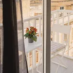 Charming & 1br Near Sea By Beyond Air! Great Location!
