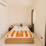 Charming & 1br Near Sea By Beyond Air! Great Location!
