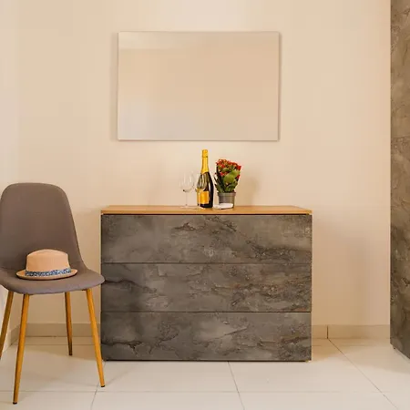 Charming 1bdr Near Sea! Great Location! Appartement *