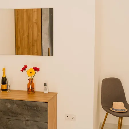 شقة Charming & 1br Near Sea By Beyond Air! Great Location! *